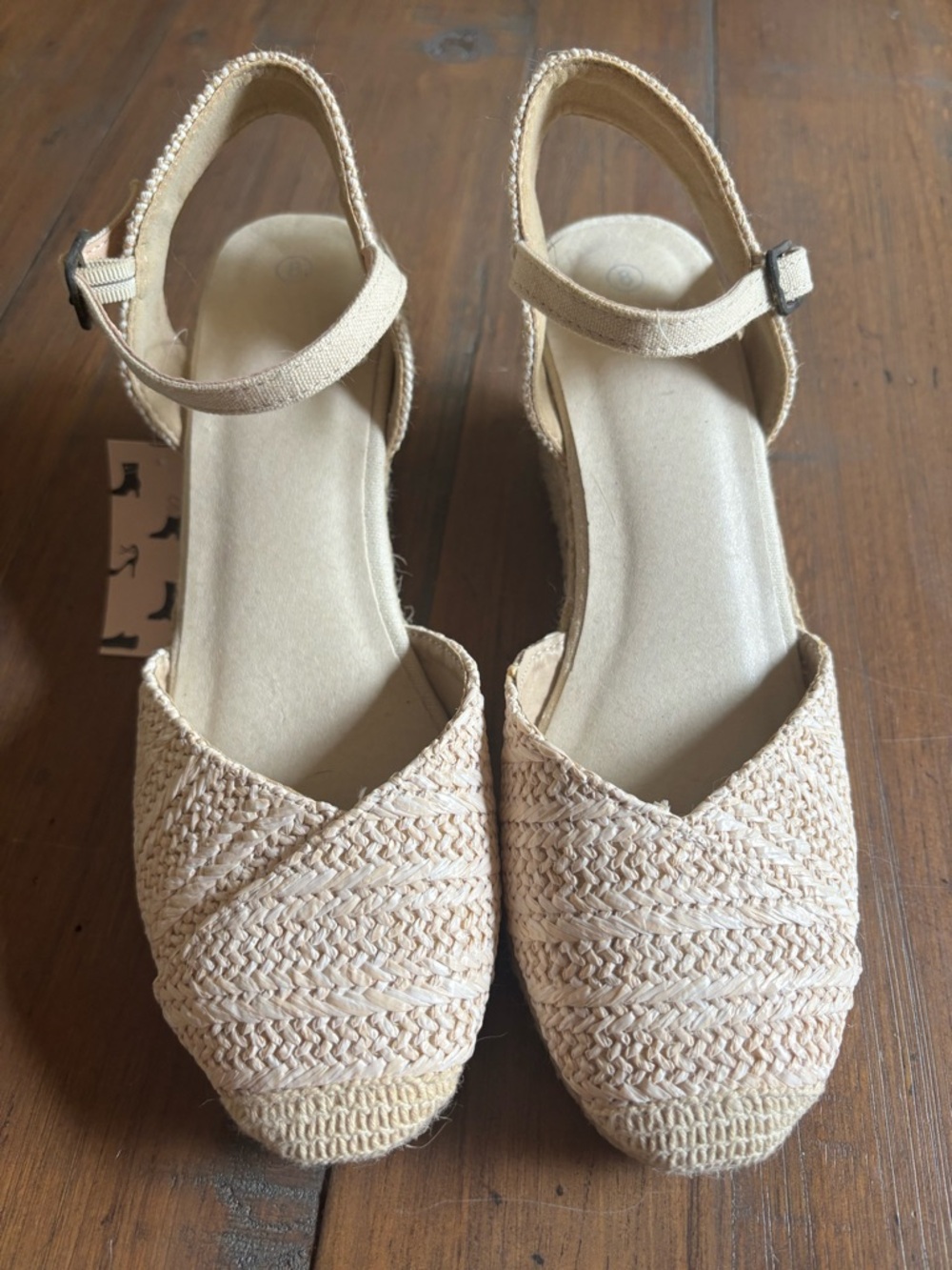 NWT women’s closed toe platform sandals